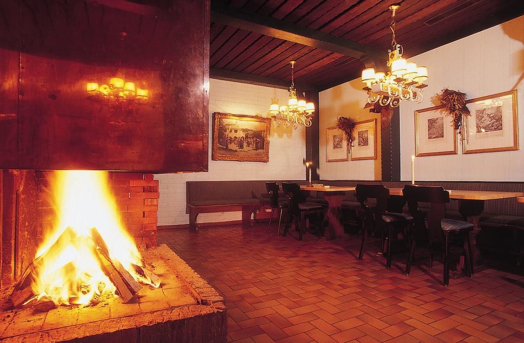 Hotel Hubertushof Lichtenau Étterem fotó
